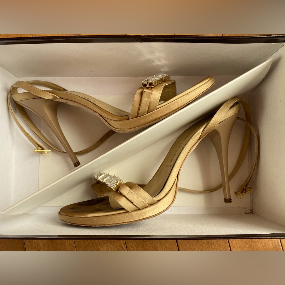 Paula Mendez Barcelona Gold stiletto sandal with wrap around strap Size 38
